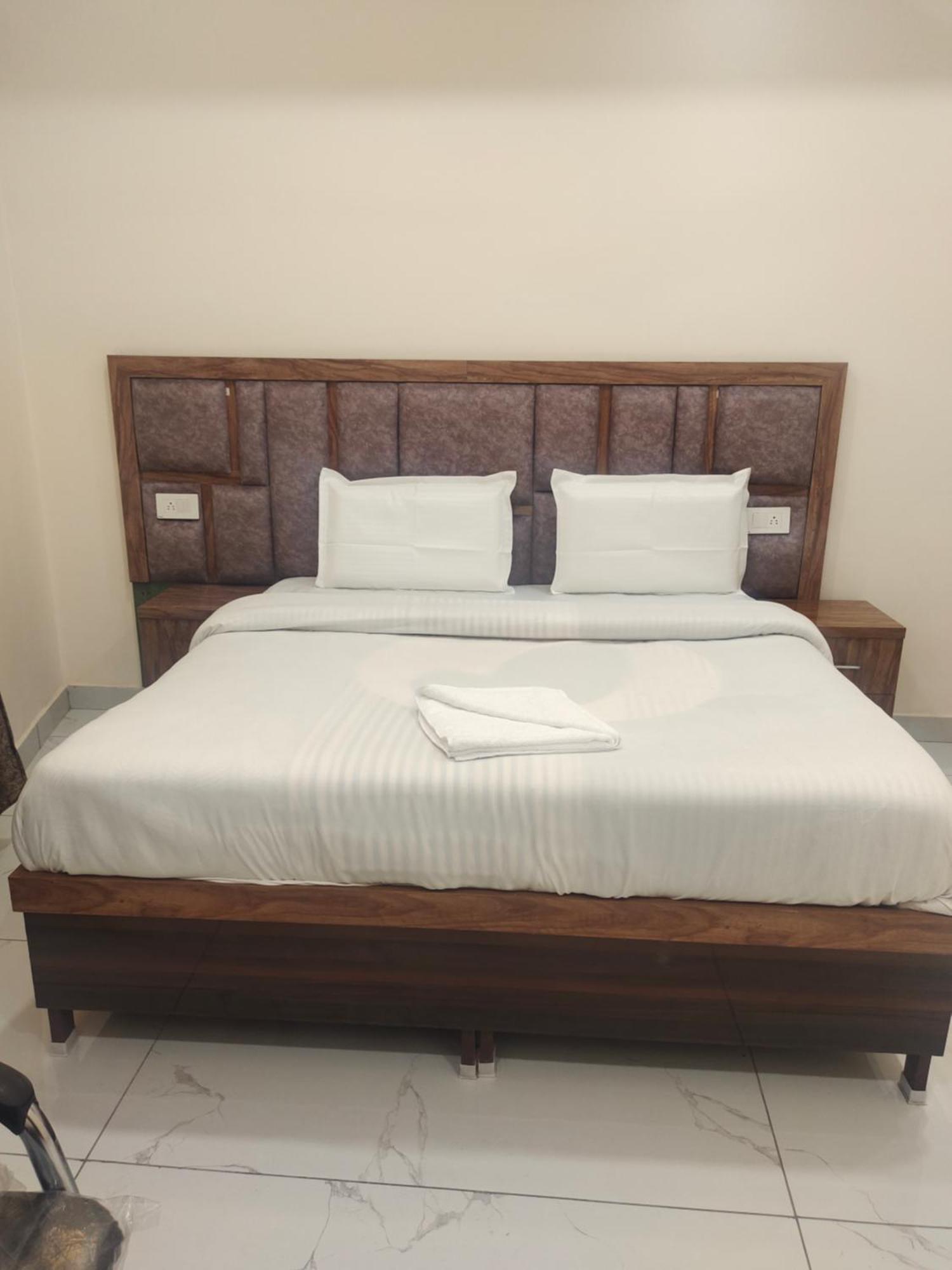 Hotel G-3 Jalandhar Ngoại thất bức ảnh